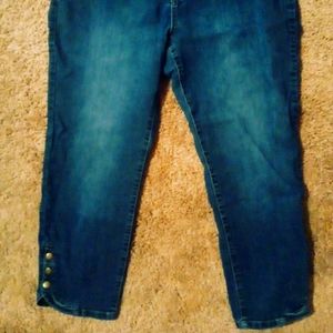 Women's Denium Capri